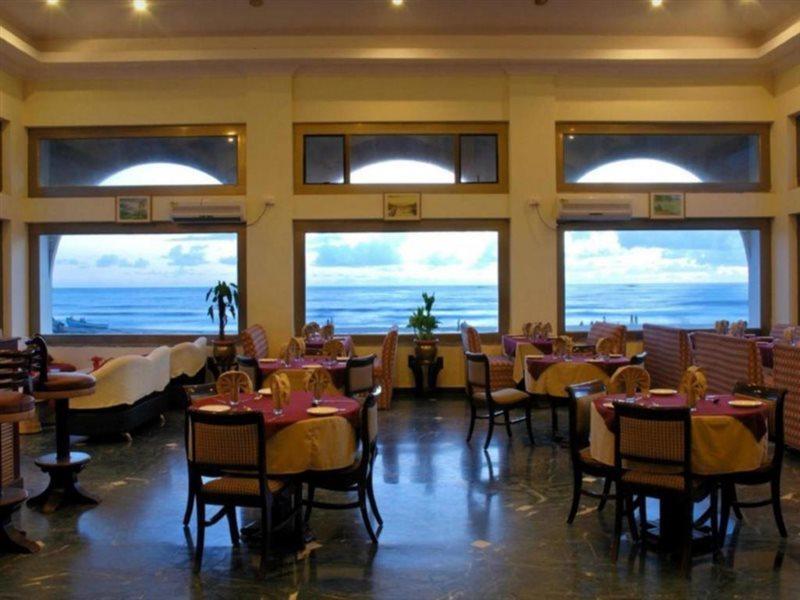 Paradise Isle Beach Resort Udupi Buitenkant foto