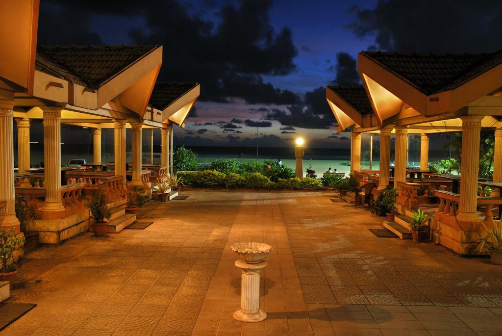 Paradise Isle Beach Resort Udupi Buitenkant foto