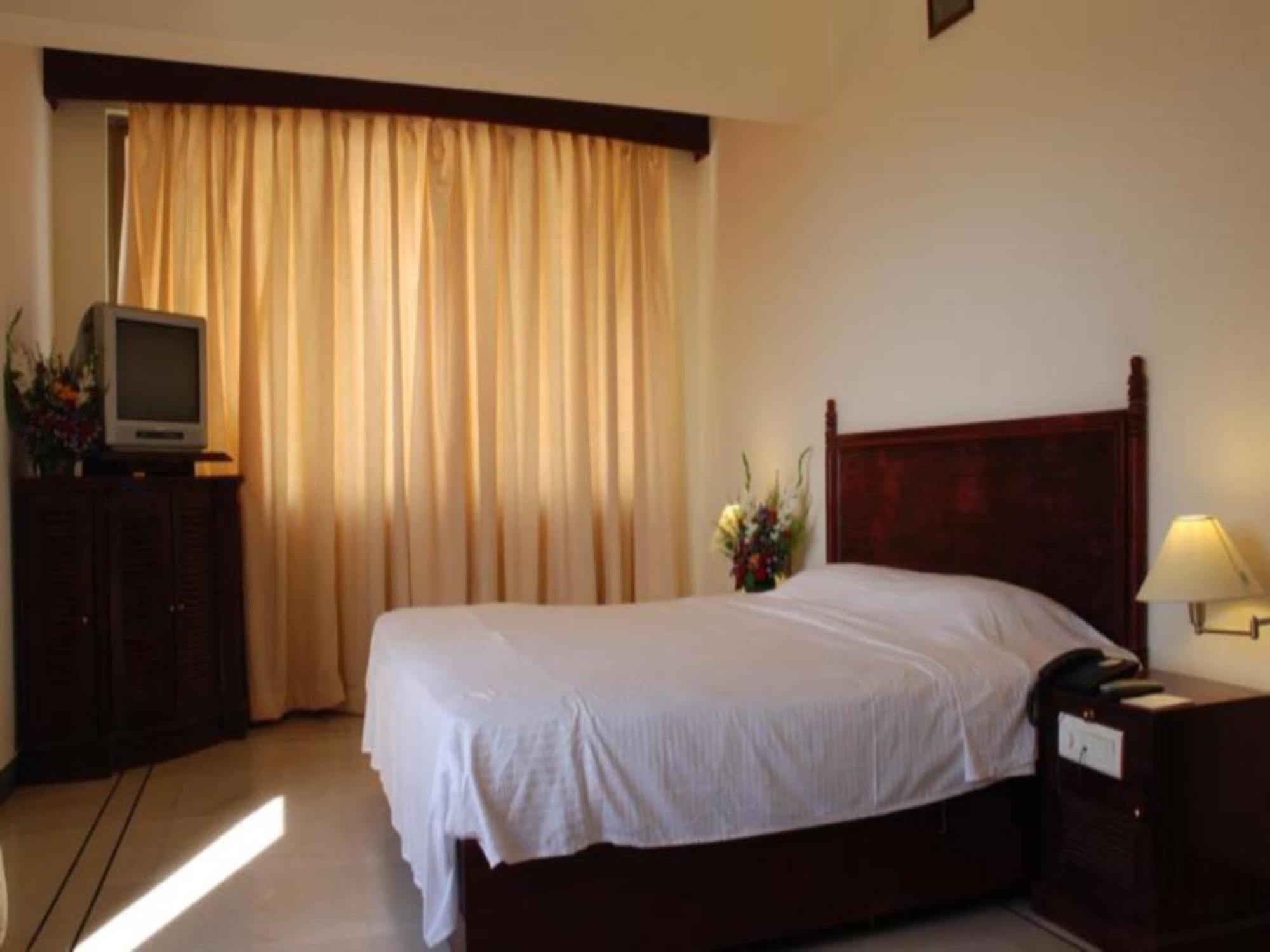 Paradise Isle Beach Resort Udupi Buitenkant foto