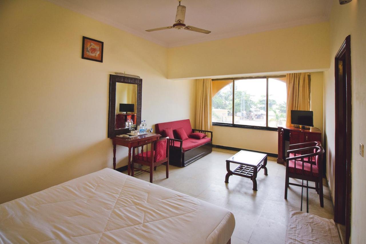 Paradise Isle Beach Resort Udupi Buitenkant foto